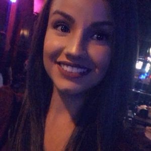 Meet your Posher, Yesenia